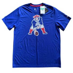 NIKE NEW ENGLAND PATRIOTS REWIND PLAYBOOK LOGO TEE